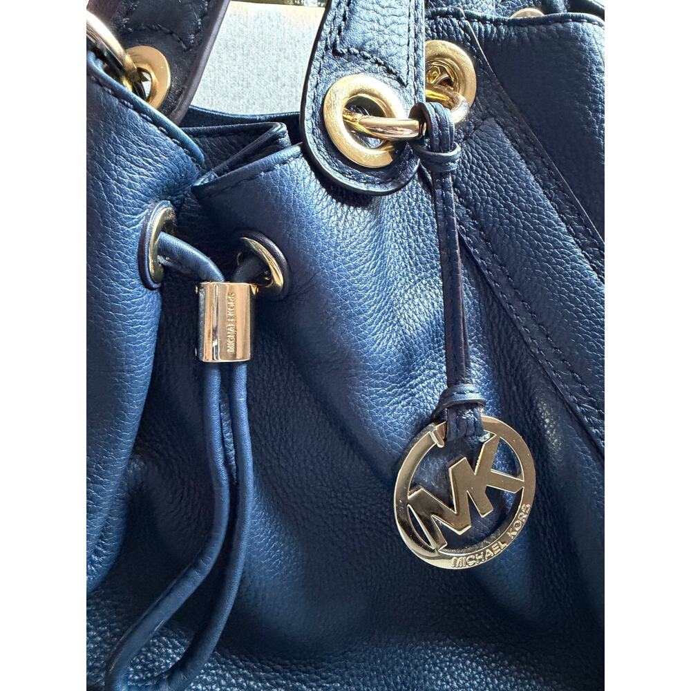 Michael Kors Leather Ludlow Drawstring Hobo Shoulder Bag Blue - Picture 3 of 13